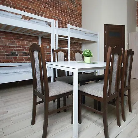 Vanilla Hostel *